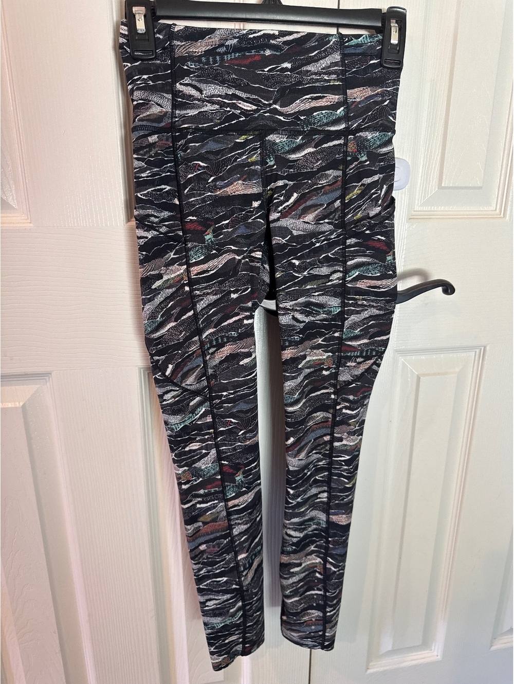 Lululemon High Times High-Rise Leggings Size 4 – Abstract Print